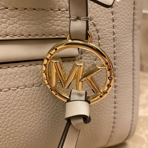 Michael Kors. New with tag. Michael Kors Carine Light Sand Medium Satchel - Picture 2 of 16